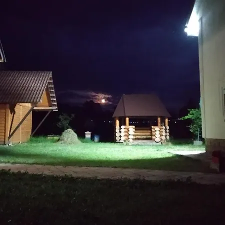 Медовий Двір Bed & Breakfast *